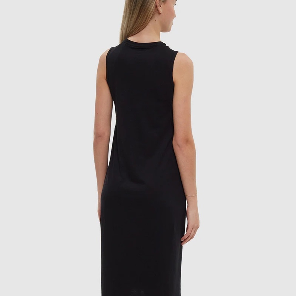 UCHUU - Elegant Black Sleeveless Dress